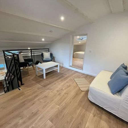 شقة Duplex Sous Les Toits ريز المظهر الخارجي الصورة