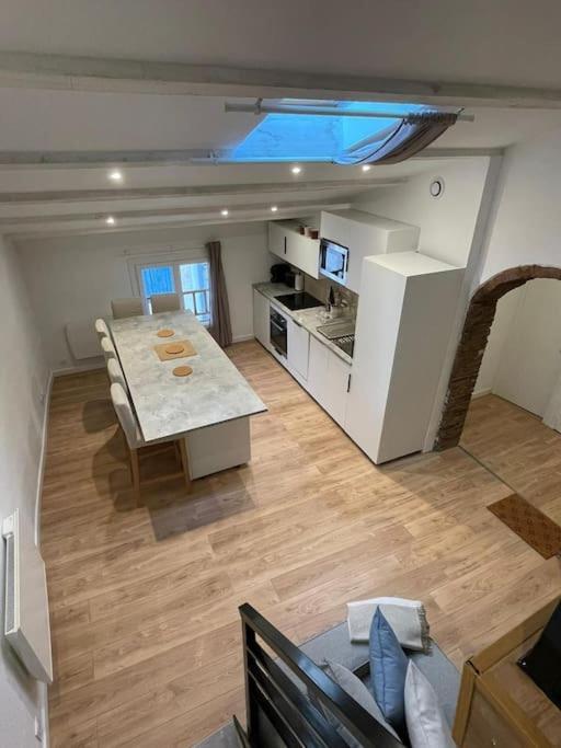 شقة Duplex Sous Les Toits ريز المظهر الخارجي الصورة